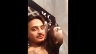 Geweldige brunette babe gratis amateur sex filmpjes trekt zich af en berijdt een stijve schacht in de douche